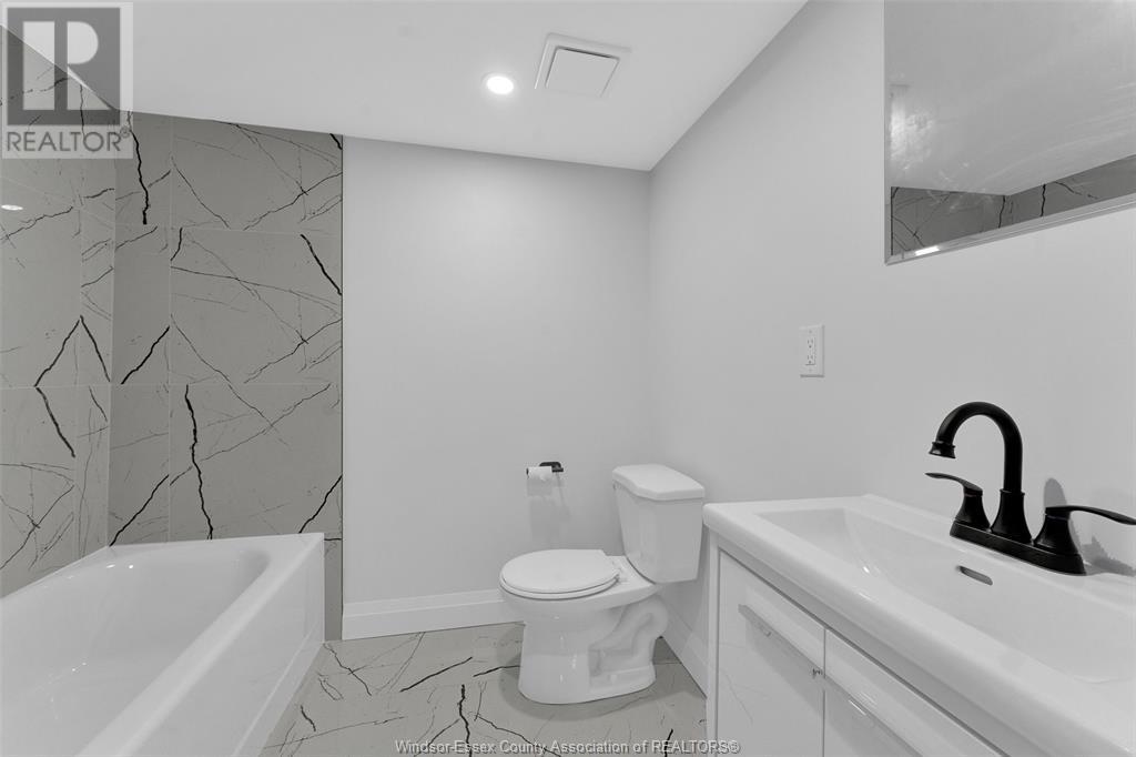 3157 Glenwood, Windsor, Ontario  N9E 2X9 - Photo 32 - 25015580