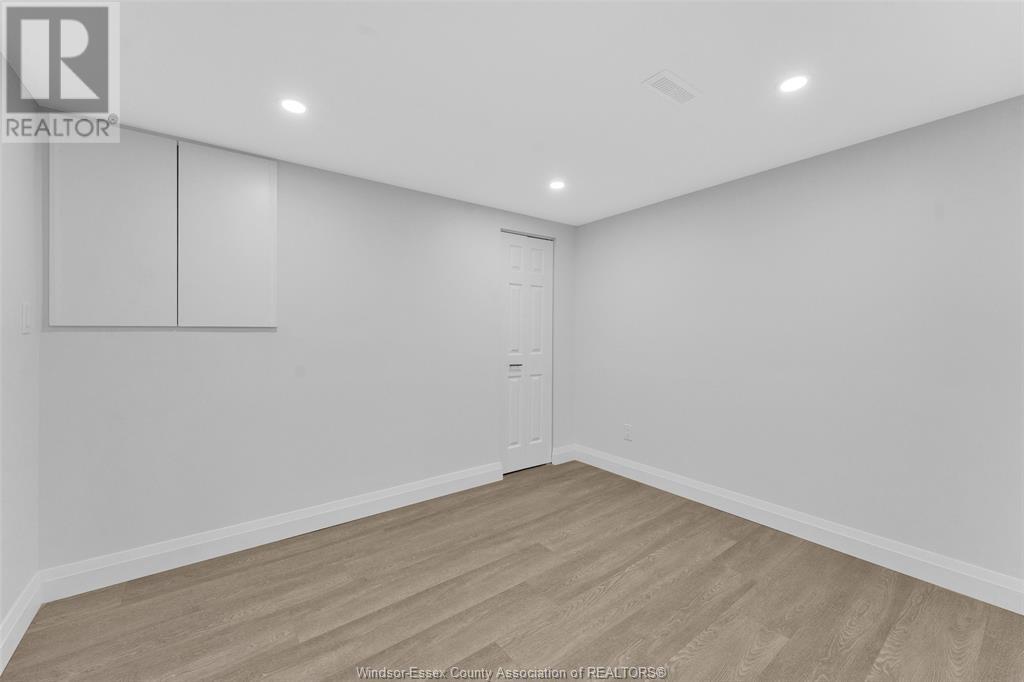 3157 Glenwood, Windsor, Ontario  N9E 2X9 - Photo 33 - 25015580