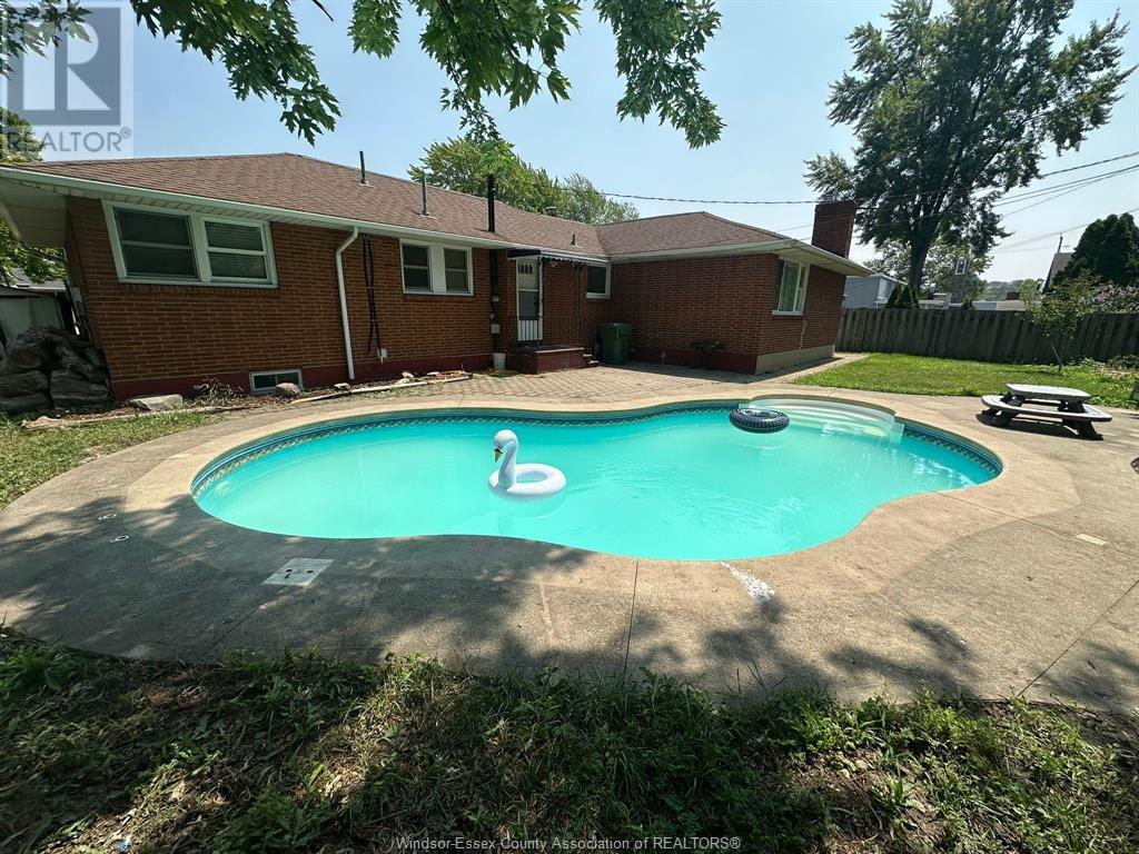 3157 Glenwood, Windsor, Ontario  N9E 2X9 - Photo 38 - 25015580