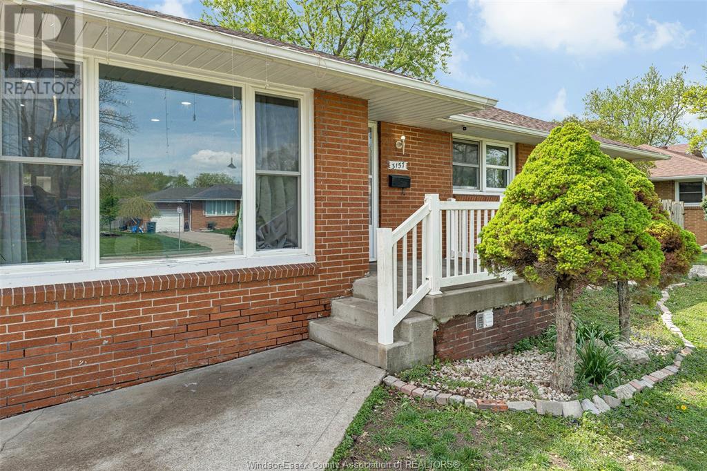 3157 Glenwood, Windsor, Ontario  N9E 2X9 - Photo 4 - 25015580