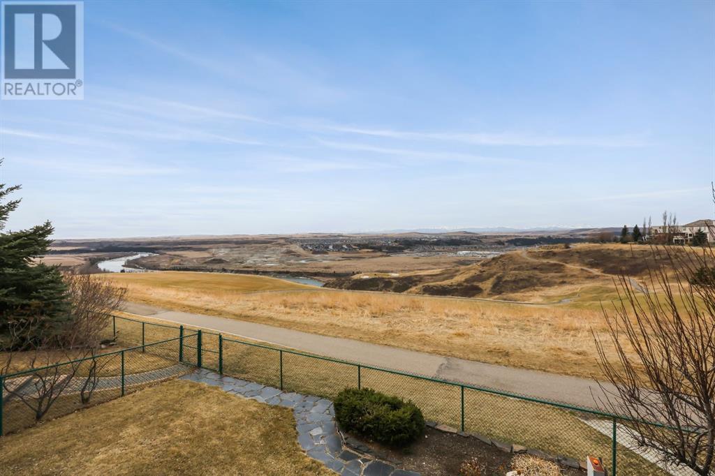 Property at 170 Gleneagles View image 3