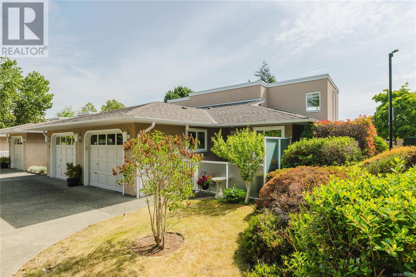 Property at 1 3049 Brittany Dr image 1