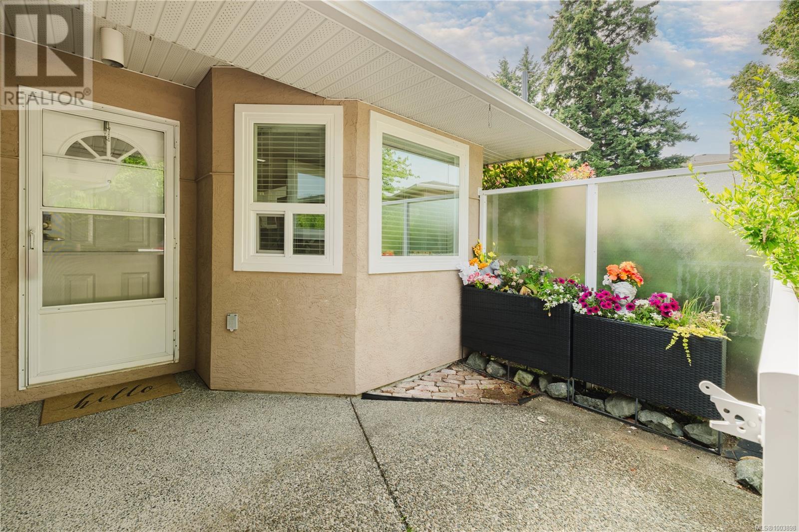 Property at 1 3049 Brittany Dr image 4