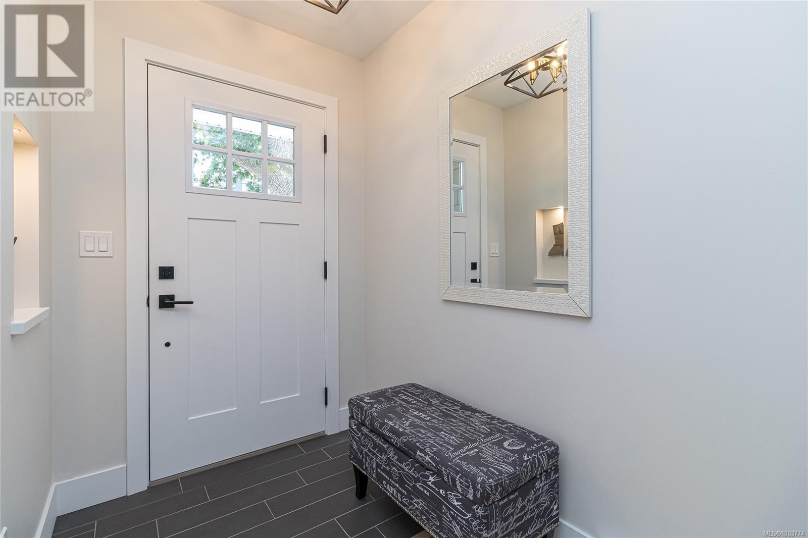 Property at 9 1810 Kings Rd image 2