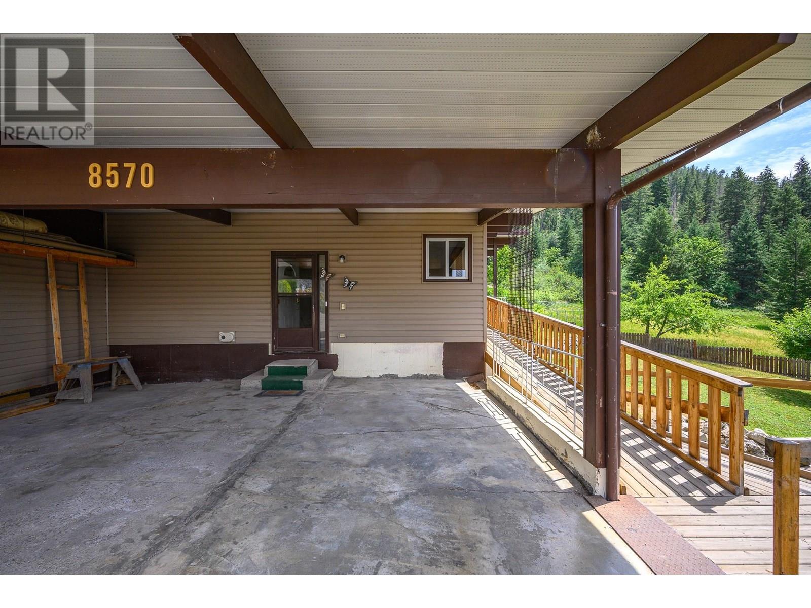 Property at 8570 Harbour Heights Road image 4