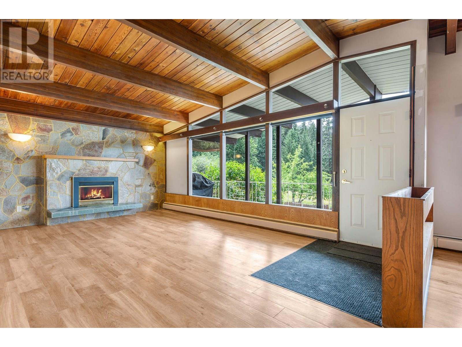 Property at 8570 Harbour Heights Road image 5