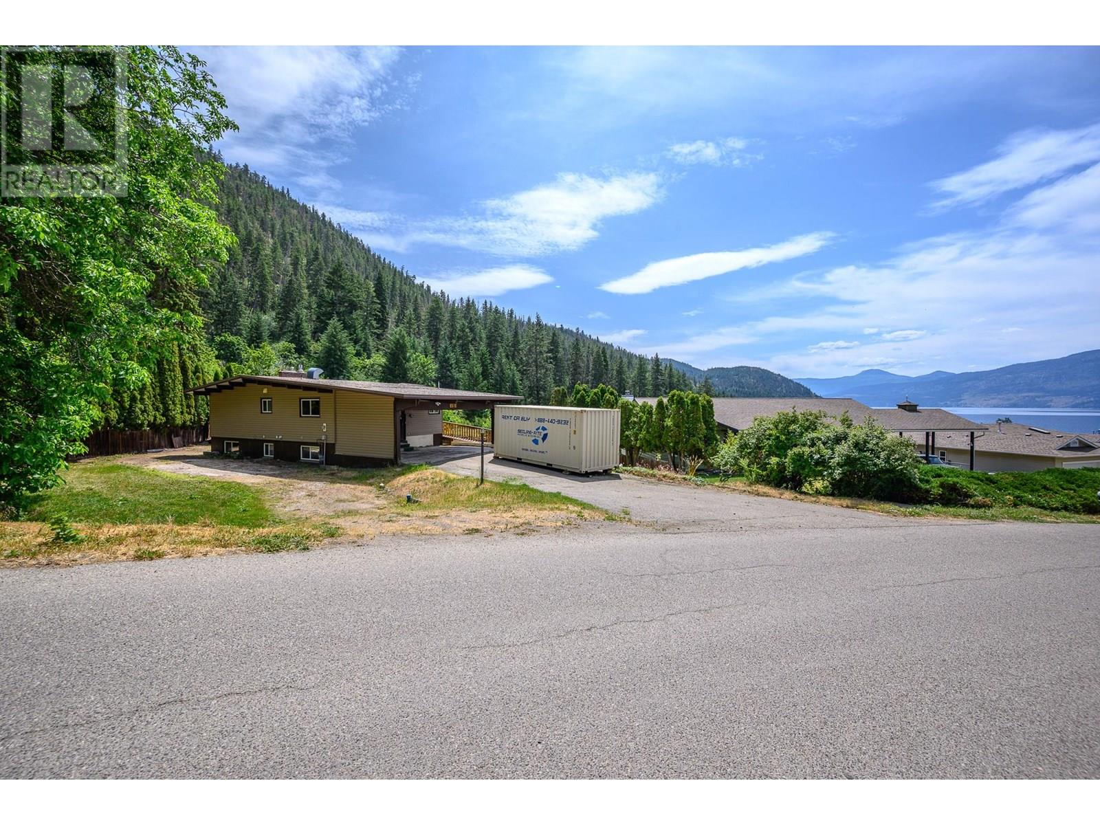 Property at 8570 Harbour Heights Road image 3