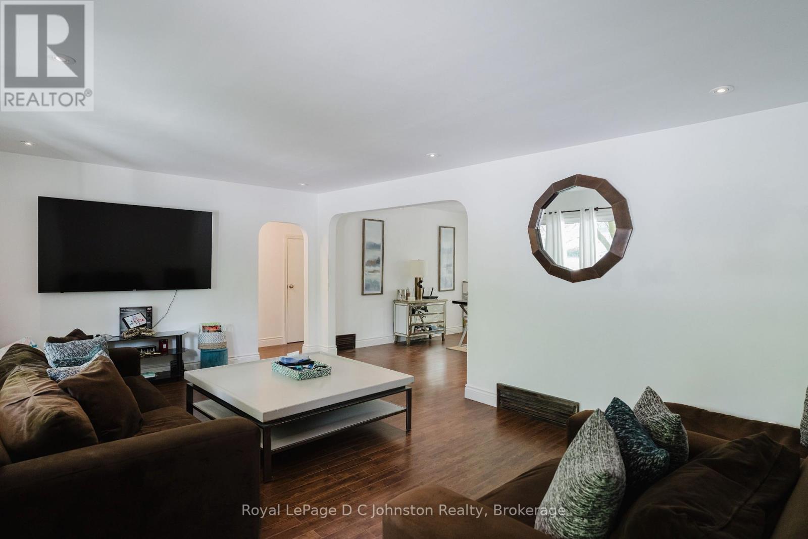623 Louis Street E, Saugeen Shores, Ontario  N0H 2C4 - Photo 9 - X12232881