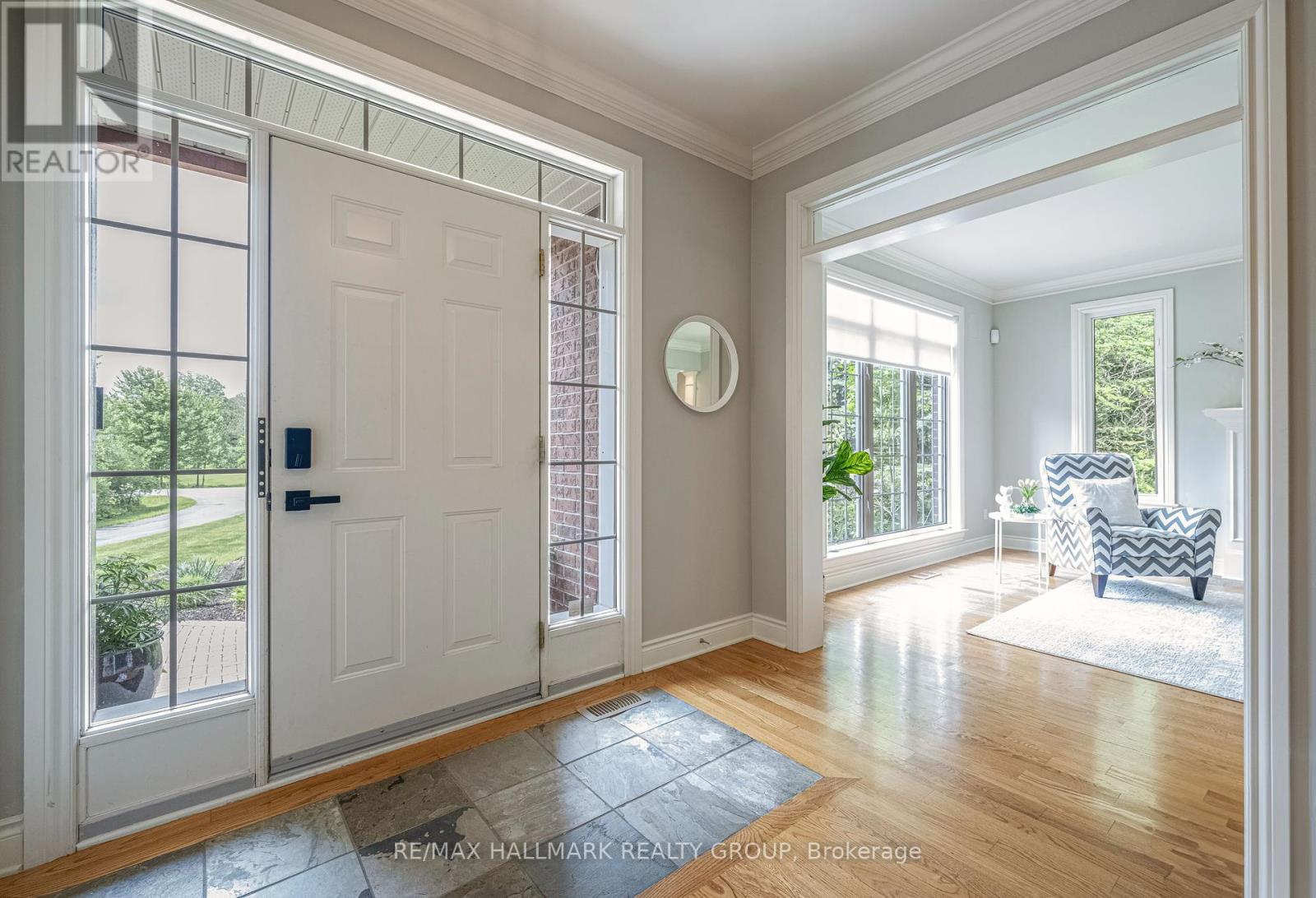 Property at 1431 DUCHESS CRESCENT image 4