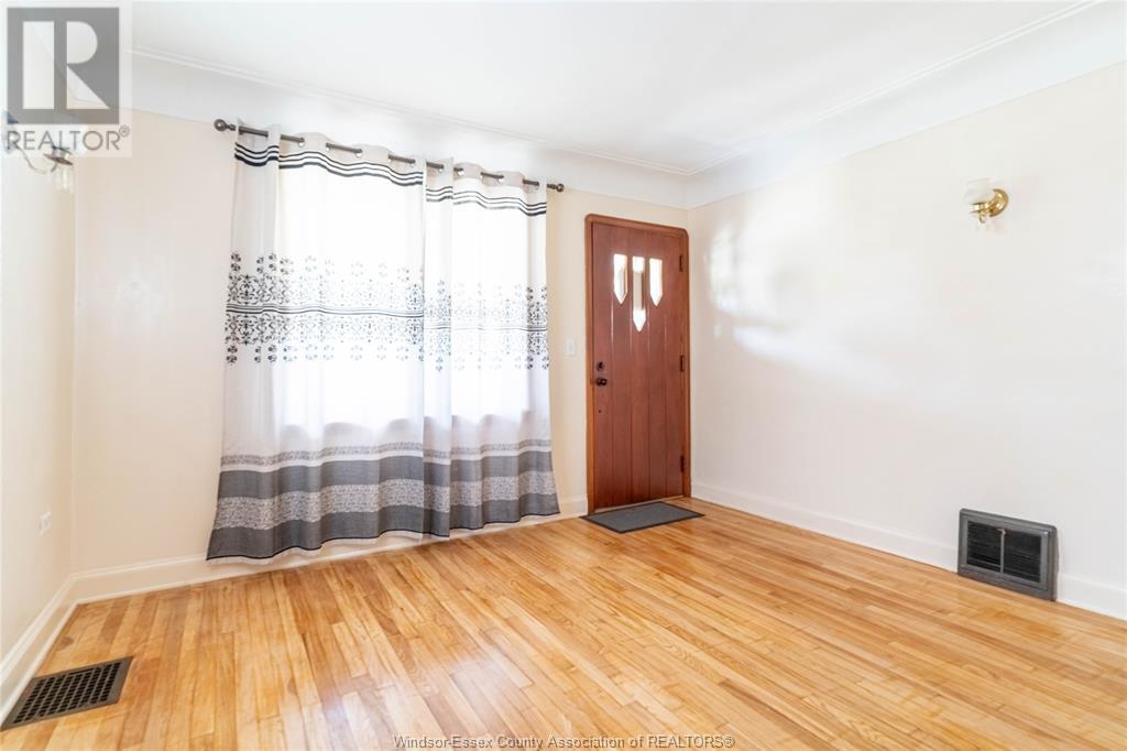 1590 Alexis, Windsor, Ontario  N8Y 4P2 - Photo 2 - 25015555