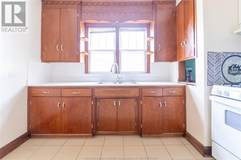 1590 Alexis, Windsor, Ontario  N8Y 4P2 - Photo 8 - 25015555