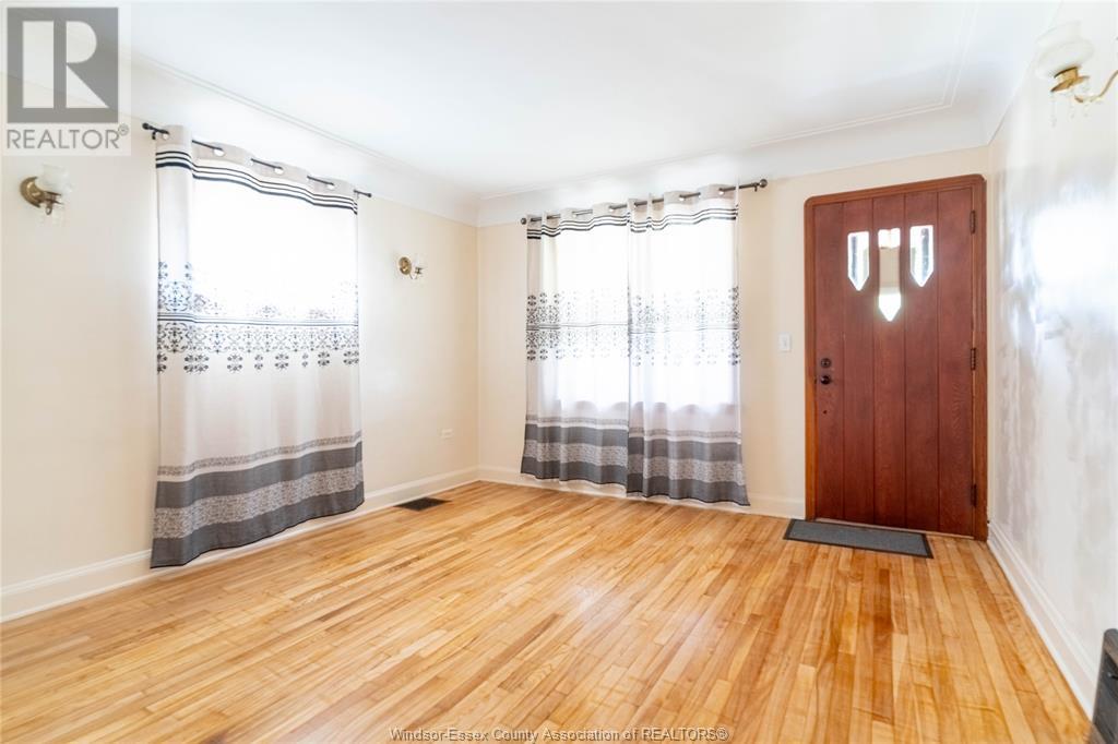 1590 Alexis, Windsor, Ontario  N8Y 4P2 - Photo 3 - 25015555