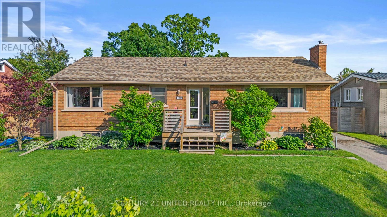 Property at 1056 GLEBEMOUNT CRESCENT image 1