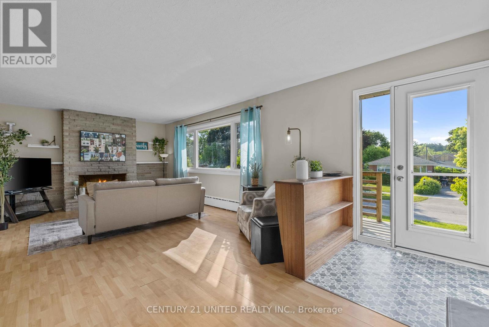 Property at 1056 GLEBEMOUNT CRESCENT image 4