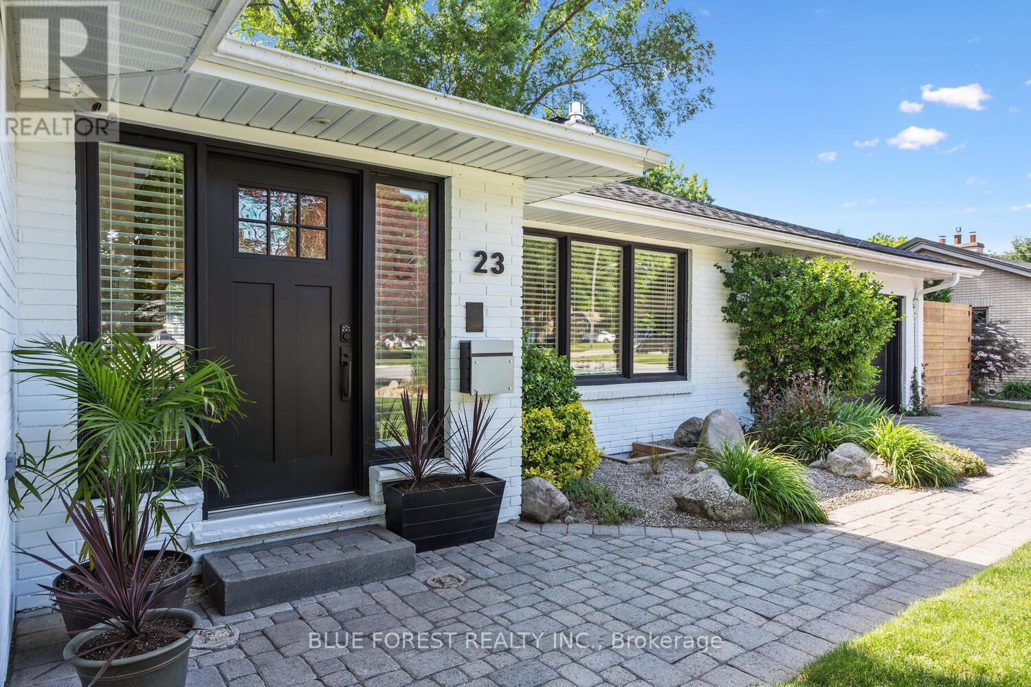 Property at 23 DALEVIEW CRESCENT image 3