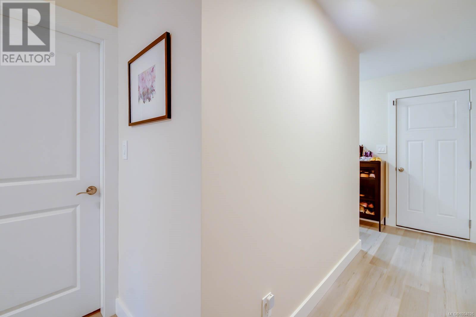 Property at 1 2623 5th Ave image 3