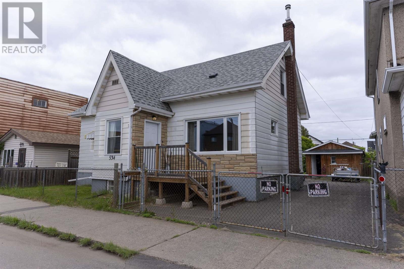 Property at 534 McTavish ST image 2
