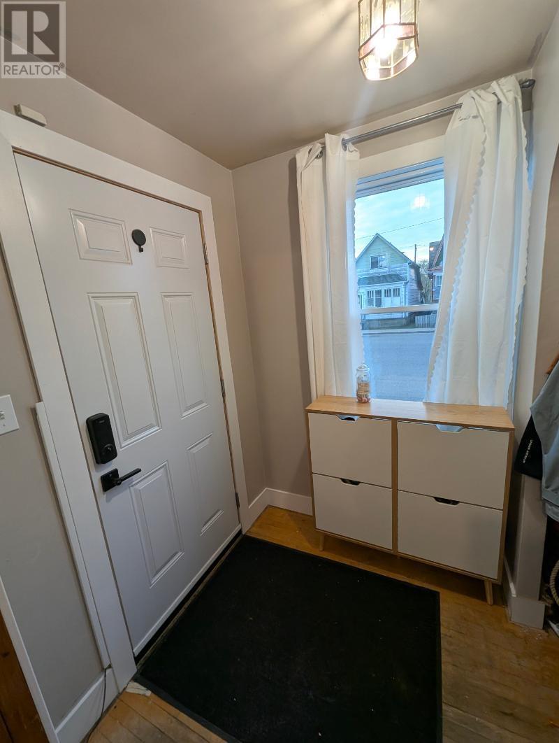Property at 534 McTavish ST image 4