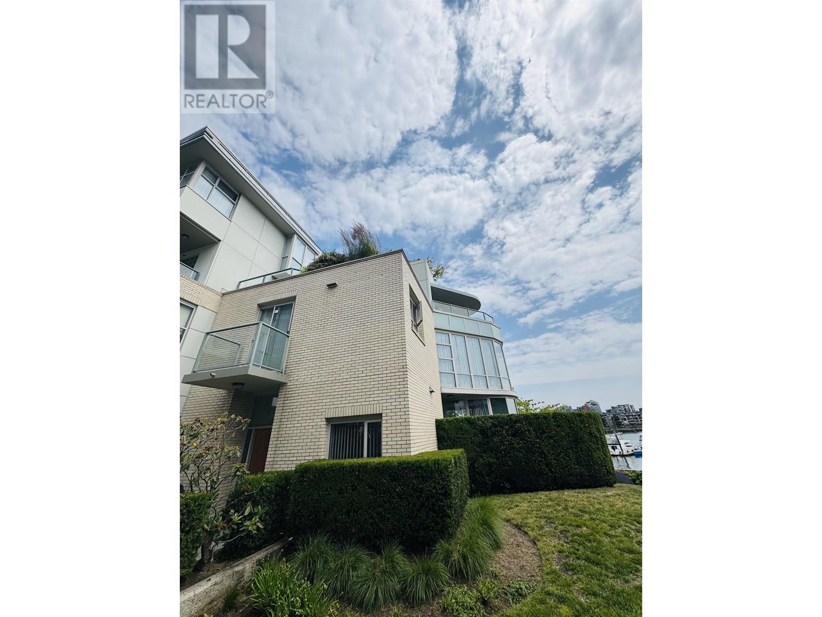 Property at 122 1228 MARINASIDE CRESCENT image 1