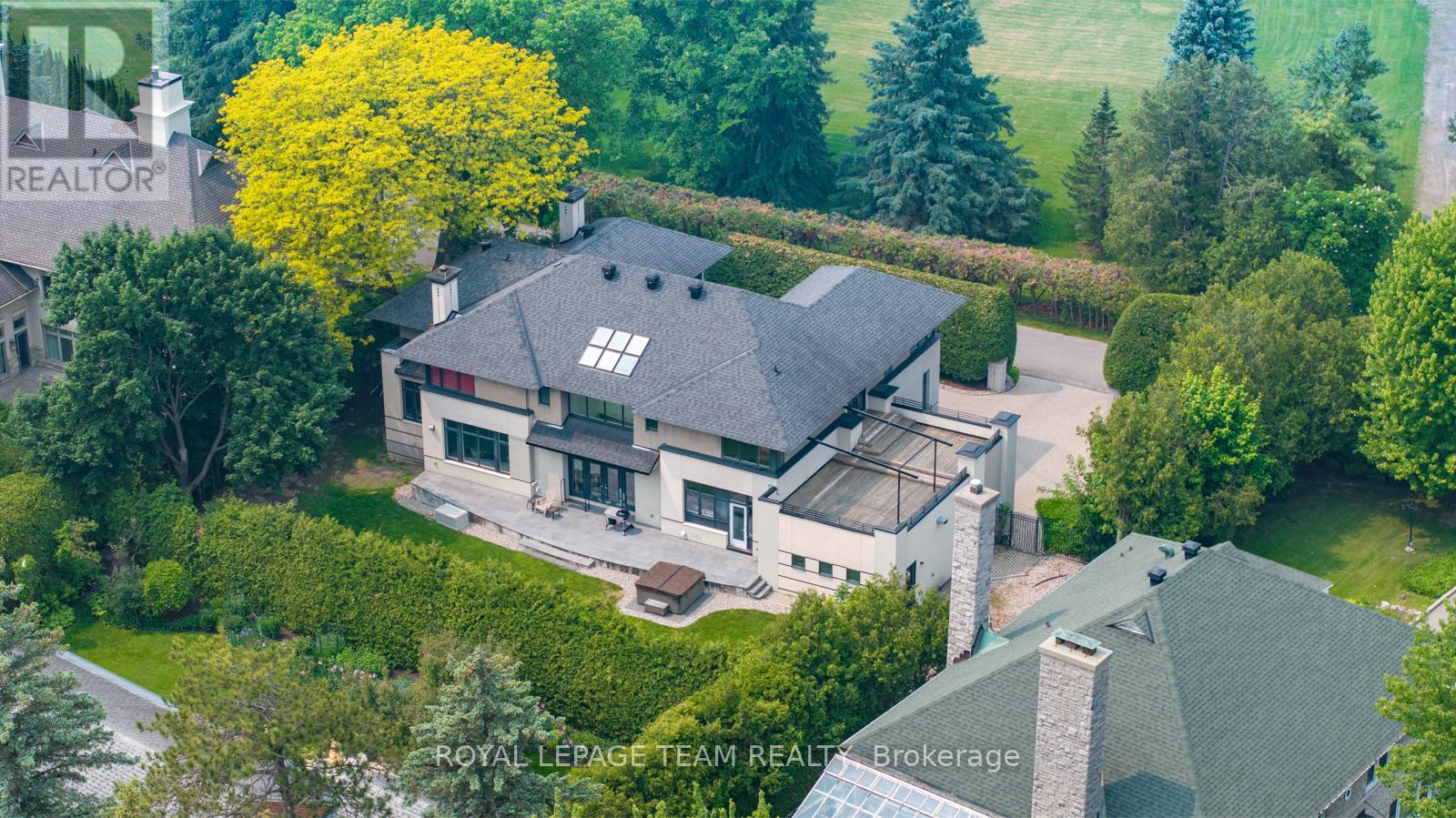 725 Manor Avenue, Ottawa, Ontario  K1M 0E4 - Photo 2 - X12232917