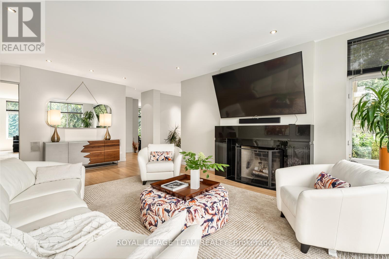 725 Manor Avenue, Ottawa, Ontario  K1M 0E4 - Photo 5 - X12232917
