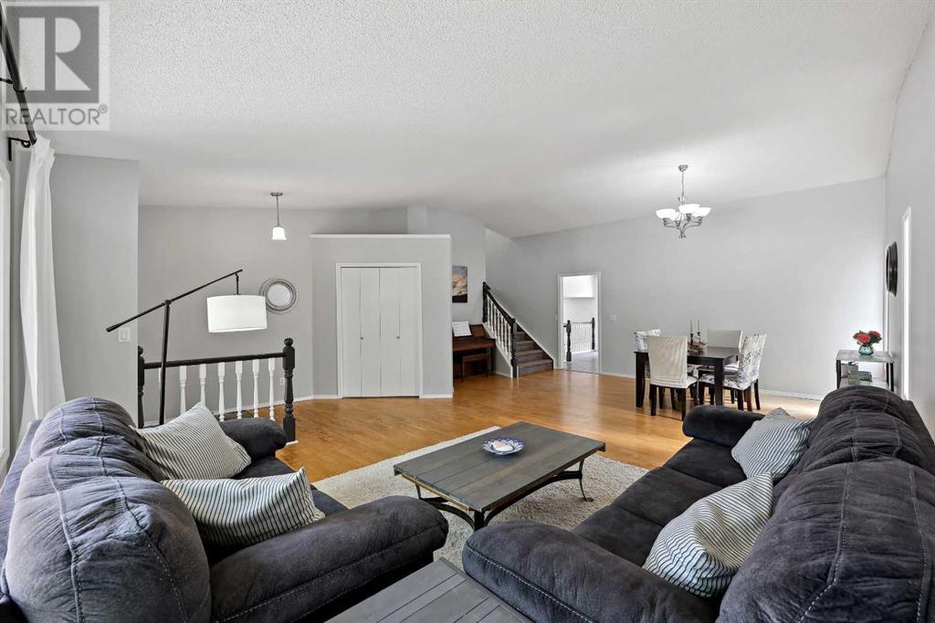 Property at 216 Scenic Hill Close NW image 2