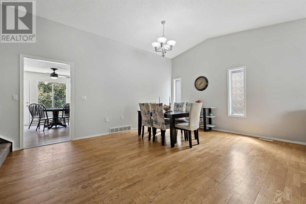 Property at 216 Scenic Hill Close NW image 4