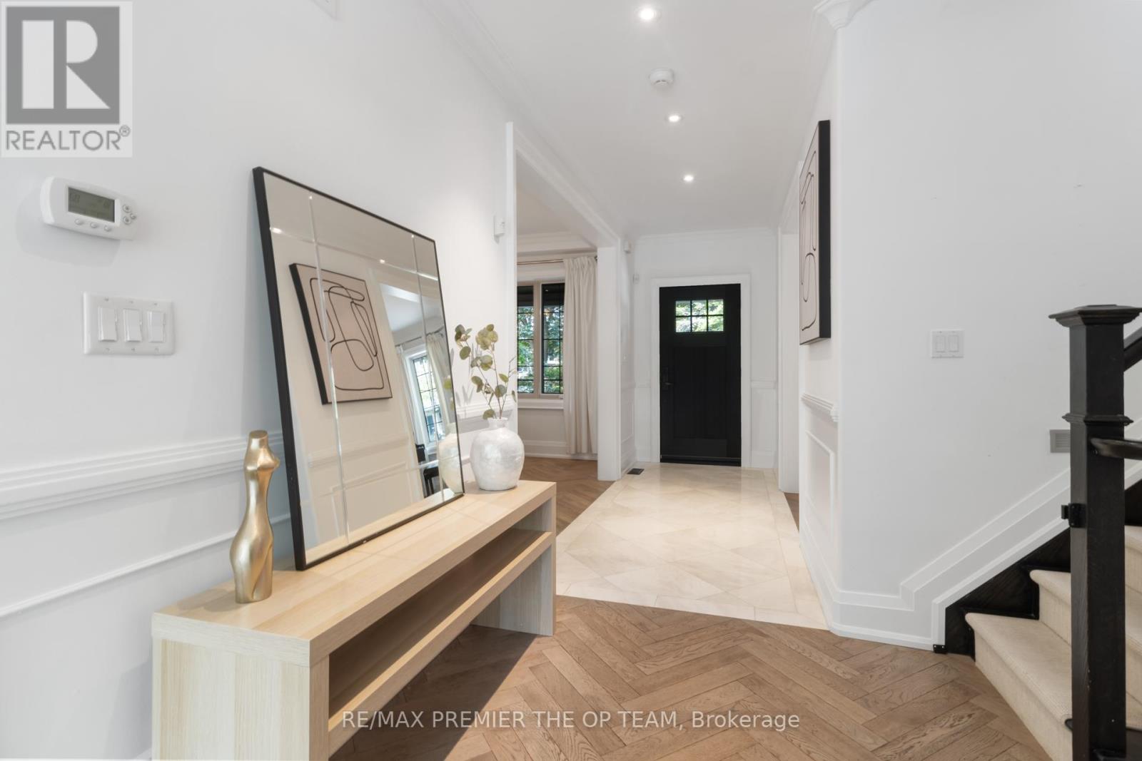 Property at 37 ST ANDREWS GARDENS image 4