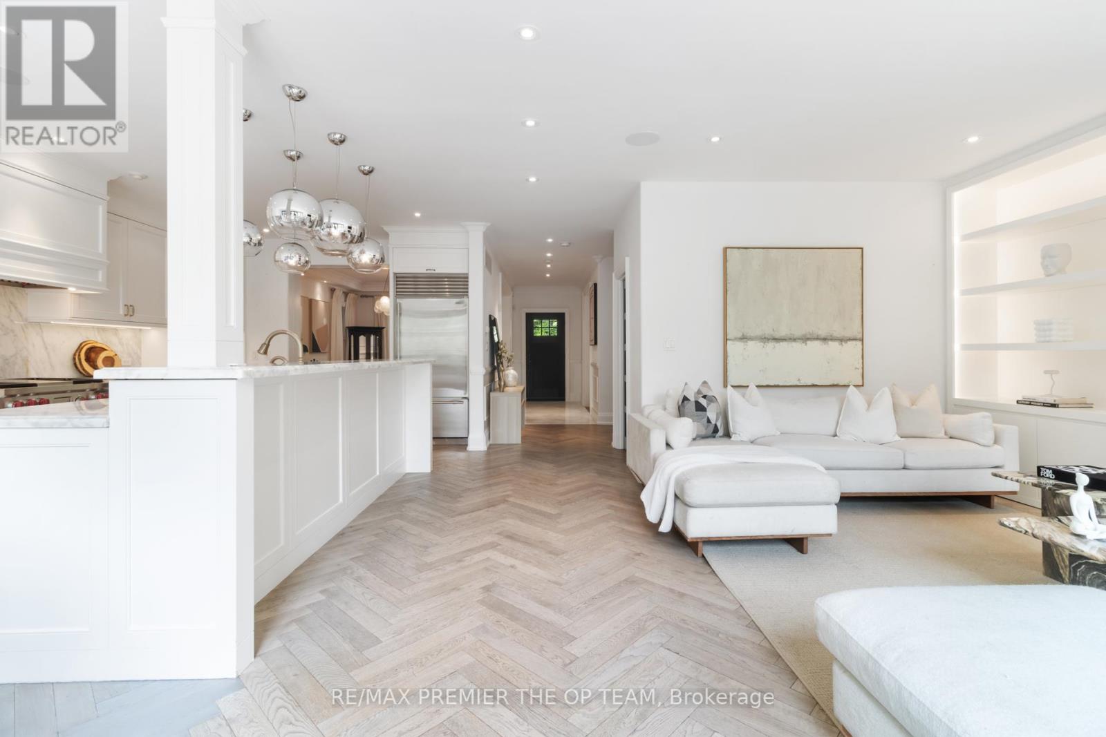 Property at 37 ST ANDREWS GARDENS image 5