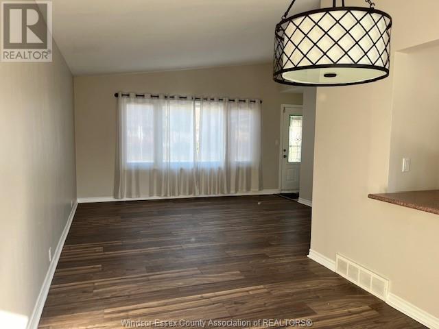 3401 Roxborough Unit# Upper, Windsor, Ontario  N9E 2Z9 - Photo 3 - 25015567