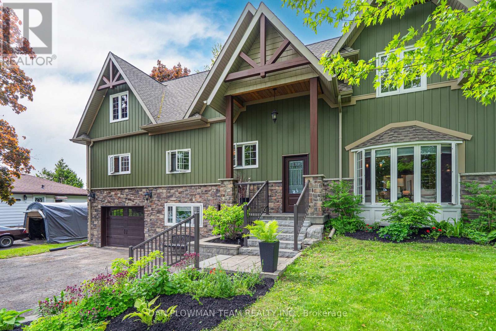 Property at 28 BRADLEY BOULEVARD image 1
