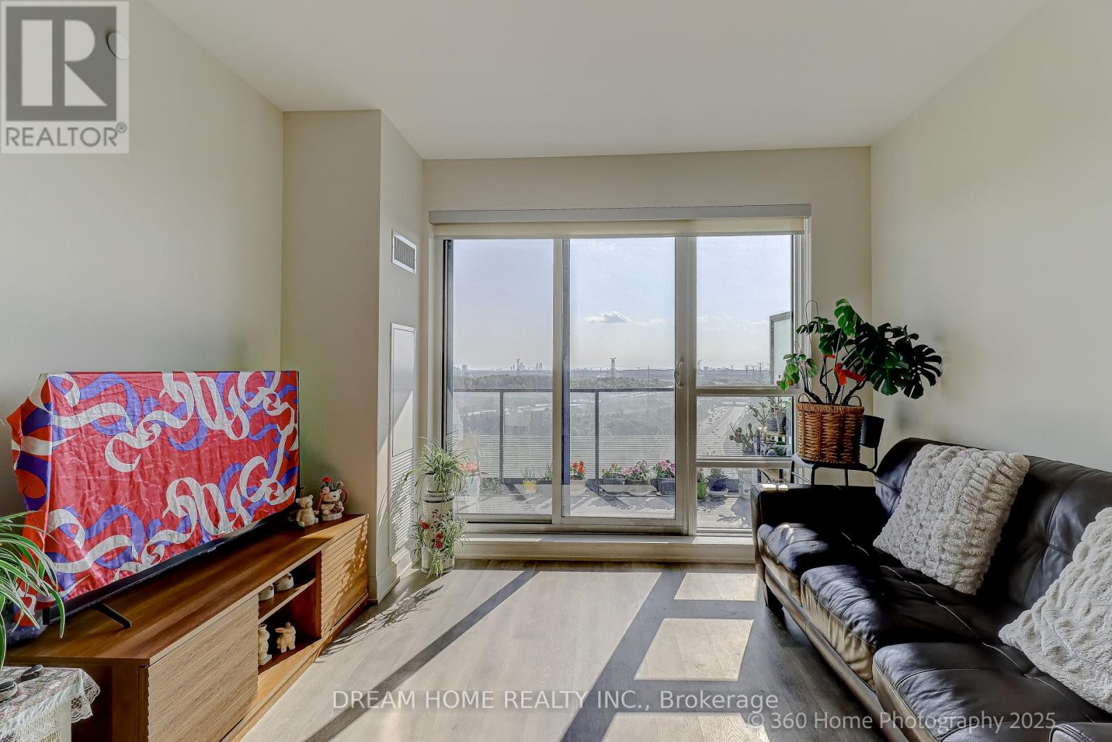 1711 - 12 Gandhi Lane, Markham (Commerce Valley), Ontario  L3T 0G8 - Photo 12 - N12232815
