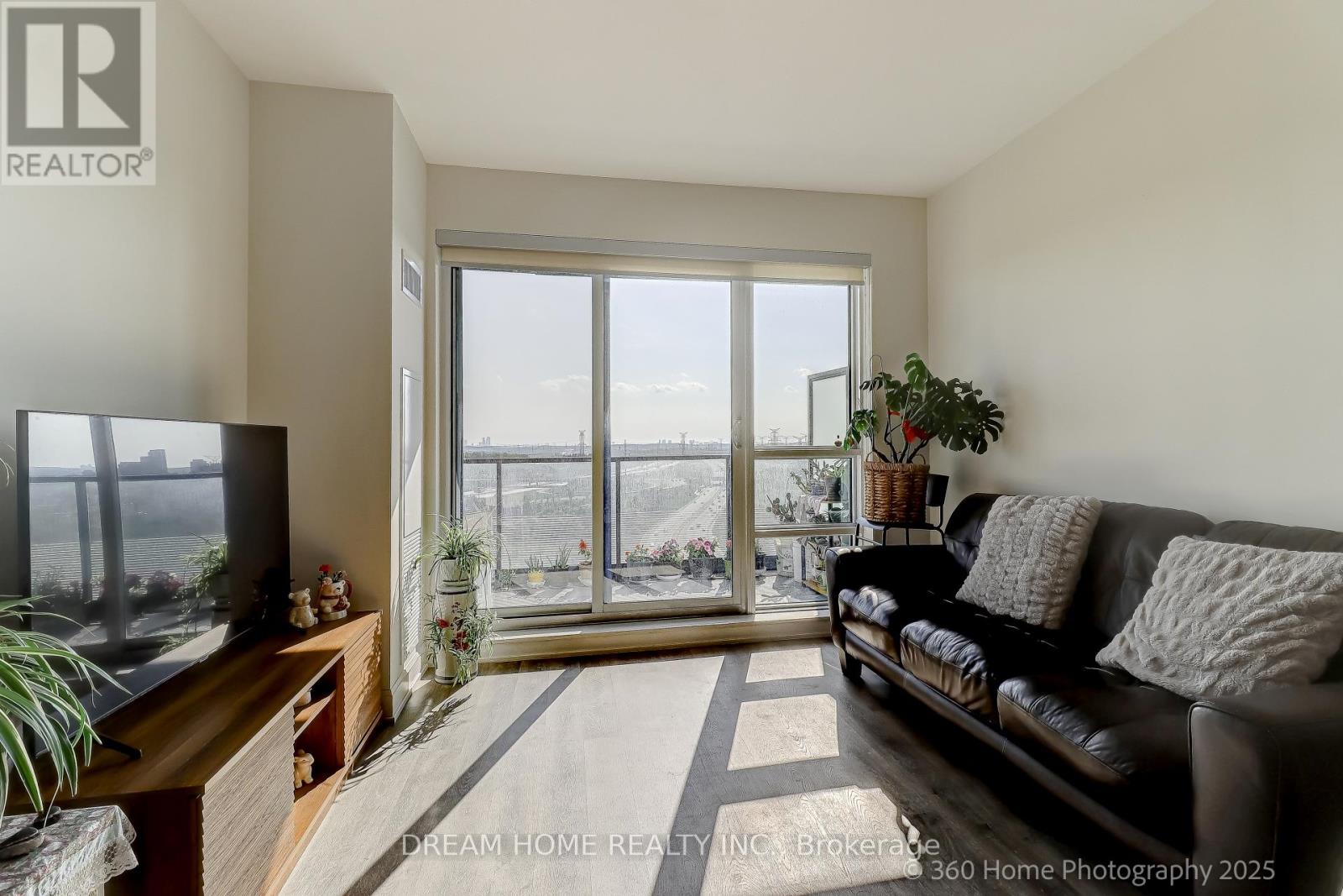 1711 - 12 Gandhi Lane, Markham (Commerce Valley), Ontario  L3T 0G8 - Photo 16 - N12232815