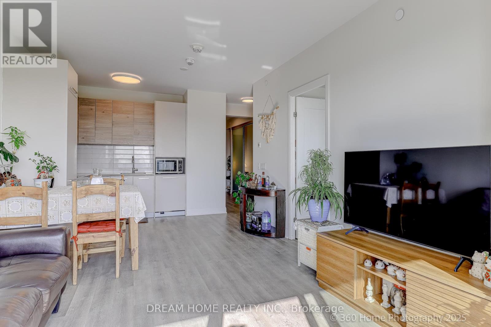 1711 - 12 Gandhi Lane, Markham (Commerce Valley), Ontario  L3T 0G8 - Photo 17 - N12232815