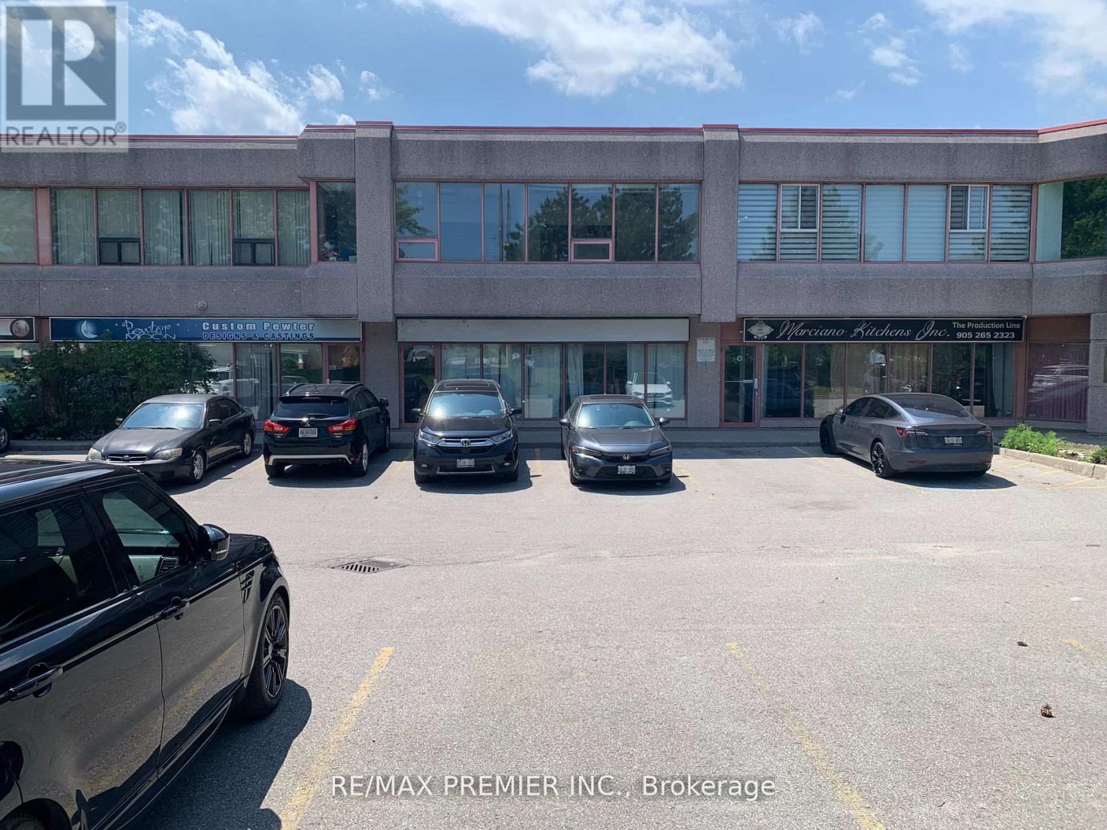 15 - 231 MILLWAY AVENUE, Vaughan, Ontario