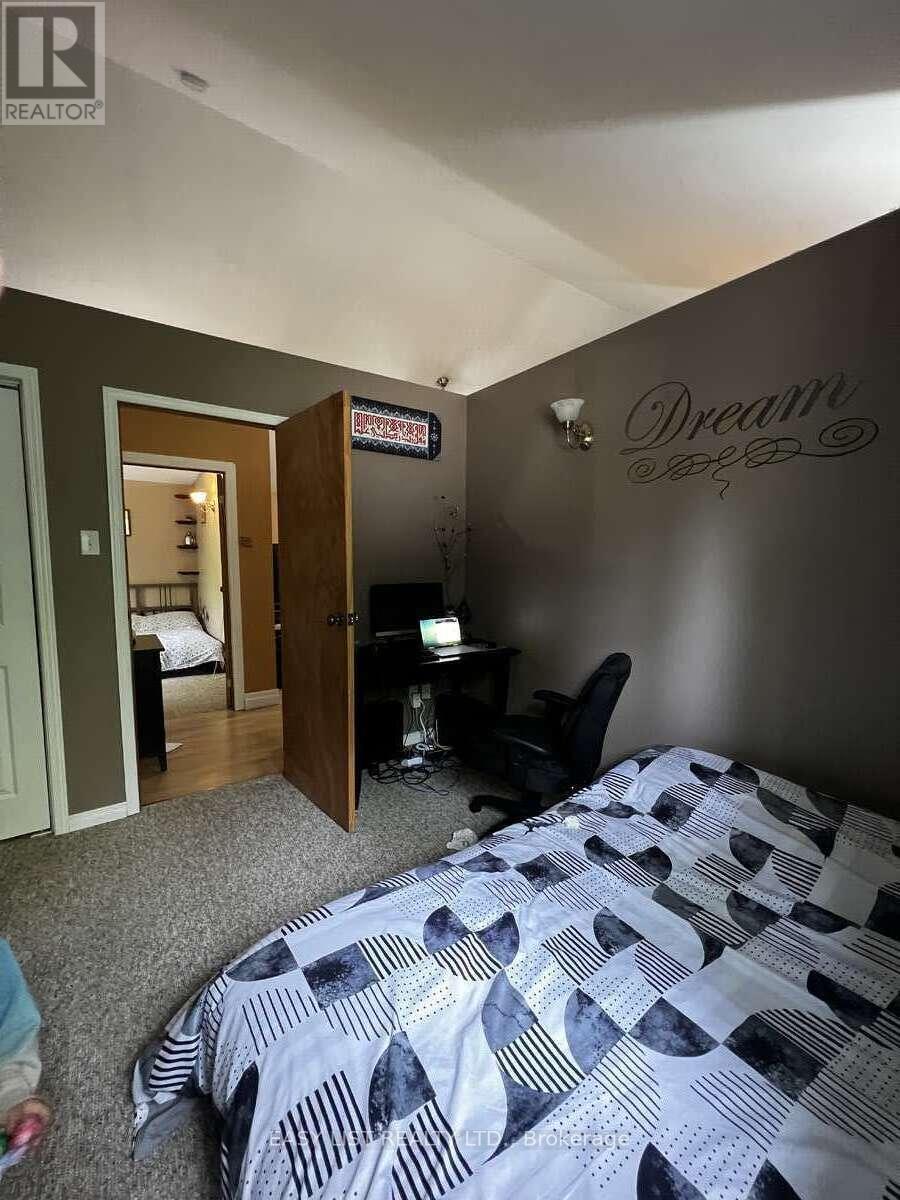 2135 Champlain Road, Tiny, Ontario  L9M 0B1 - Photo 13 - S12232829