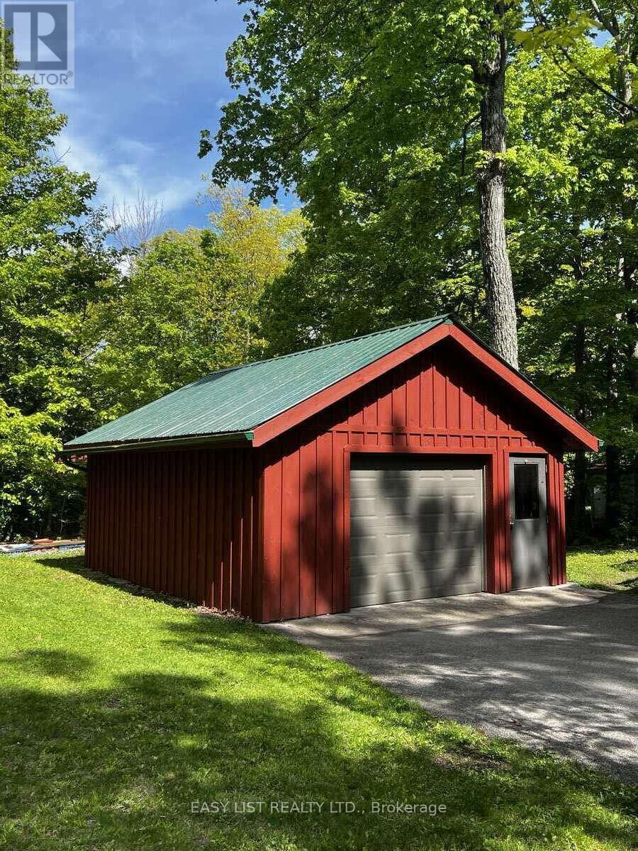 2135 Champlain Road, Tiny, Ontario  L9M 0B1 - Photo 22 - S12232829