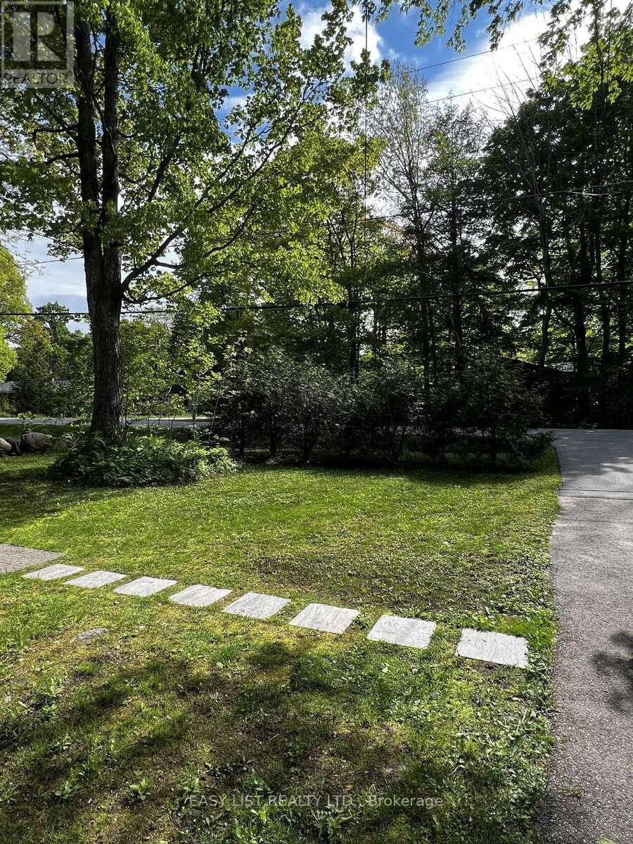 2135 Champlain Road, Tiny, Ontario  L9M 0B1 - Photo 3 - S12232829