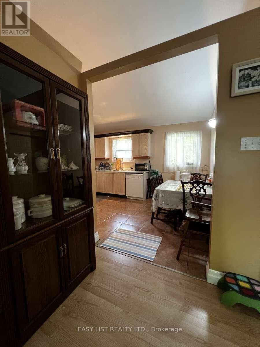 2135 Champlain Road, Tiny, Ontario  L9M 0B1 - Photo 8 - S12232829