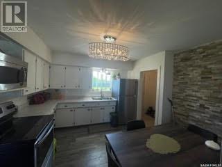 604 Sergent Avenue E, Meadow Lake, Saskatchewan  S9X 1H8 - Photo 4 - SK009799