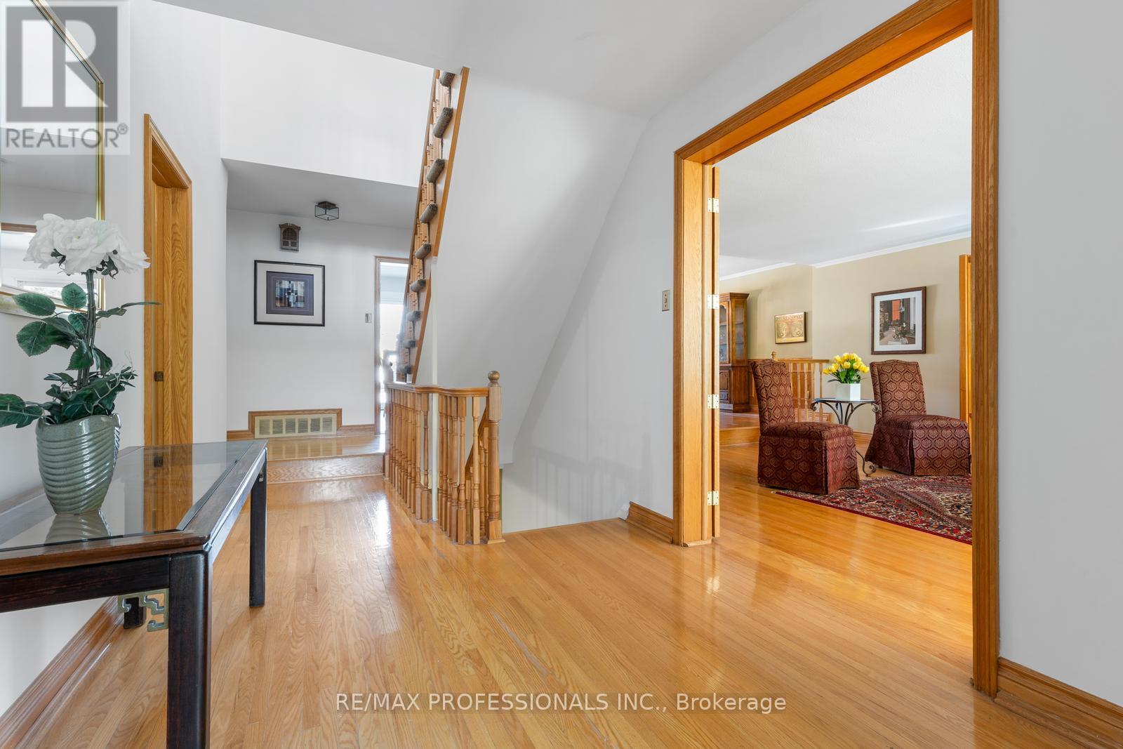 Property at 15 WARRENDER AVENUE image 4
