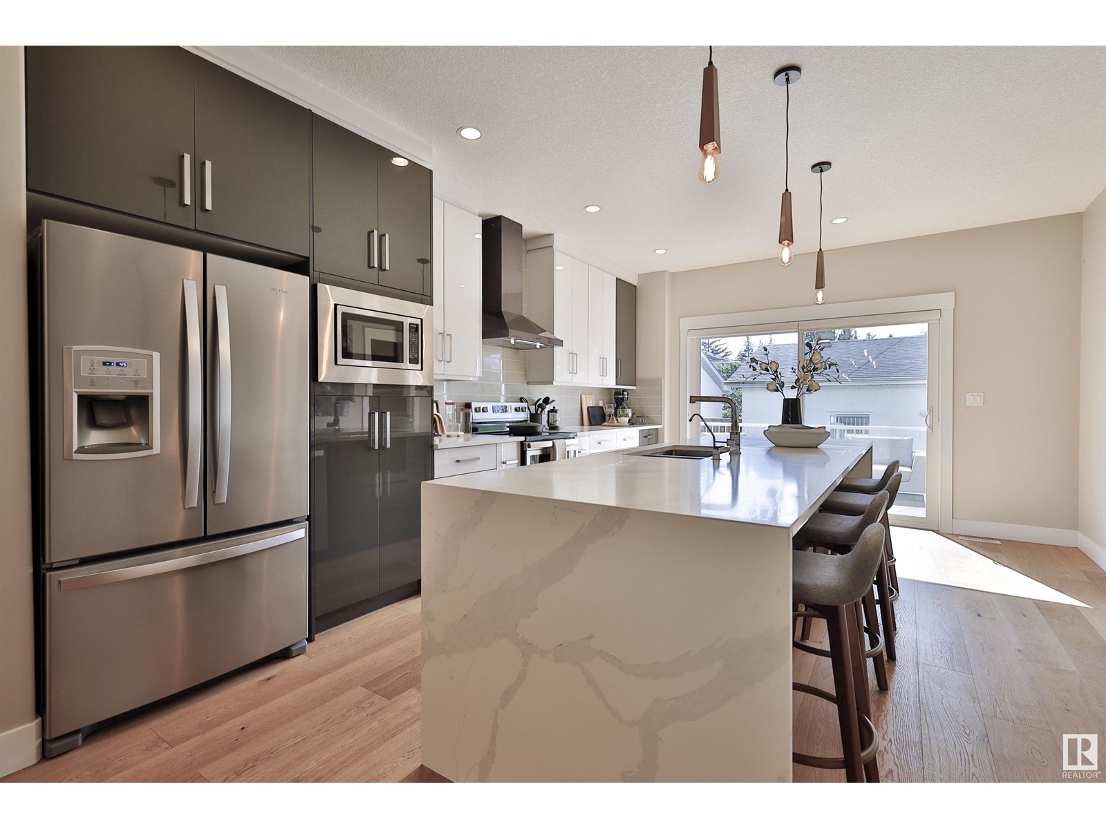 Property at 8422 117 ST NW image 3