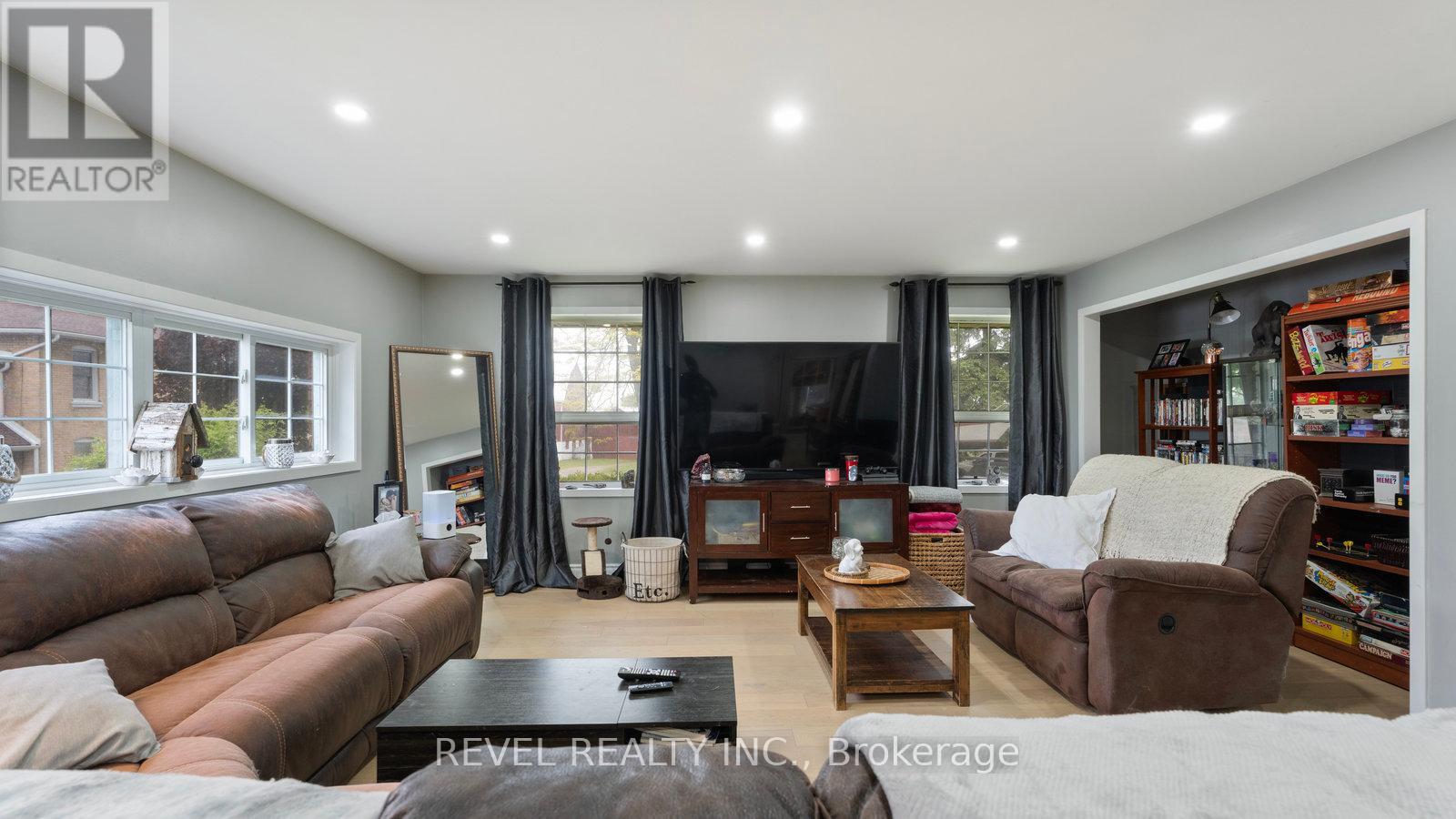 279 Cockshutt Road, Brantford, Ontario  N3T 5L6 - Photo 18 - X12232817