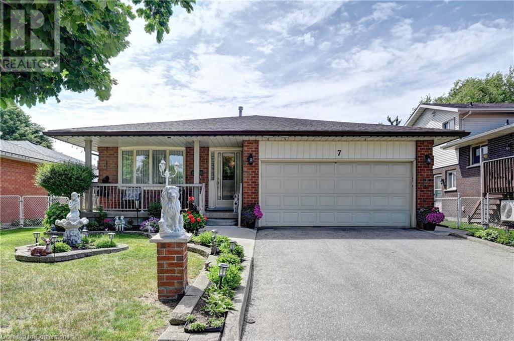Property at 7 QUAISER Street image 1