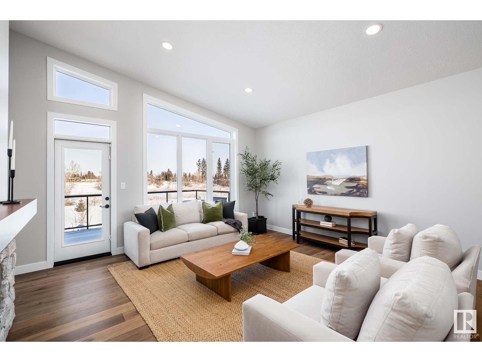 Property at 3 Newbury Circle image 4