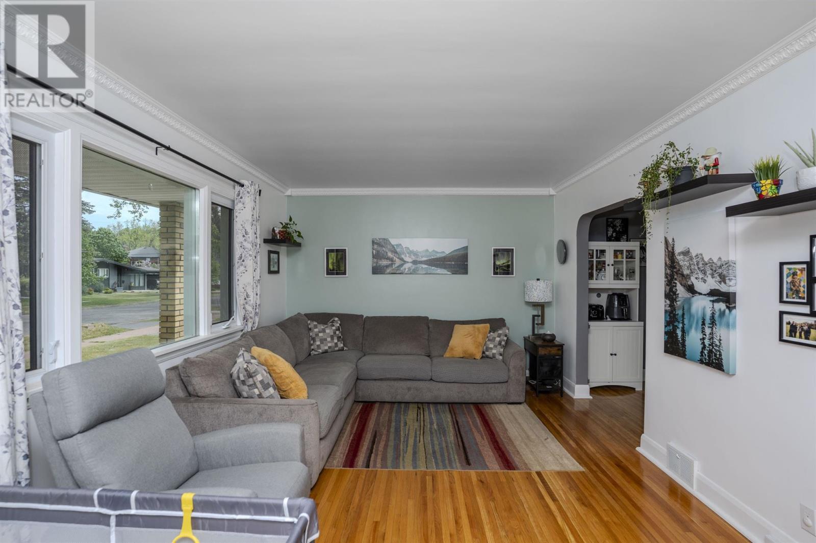 Property at 2024 Hamilton AVE image 2