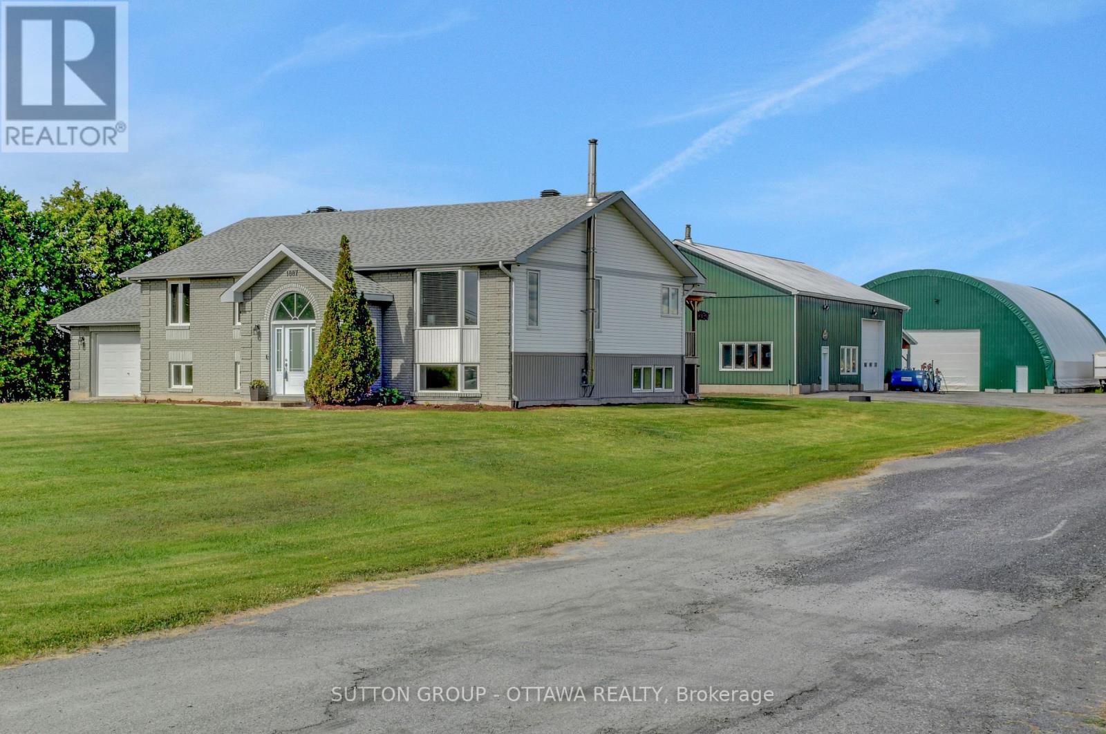 1887 Champlain Street, Clarence-Rockland, Ontario  K0A 1N0 - Photo 1 - X12233103