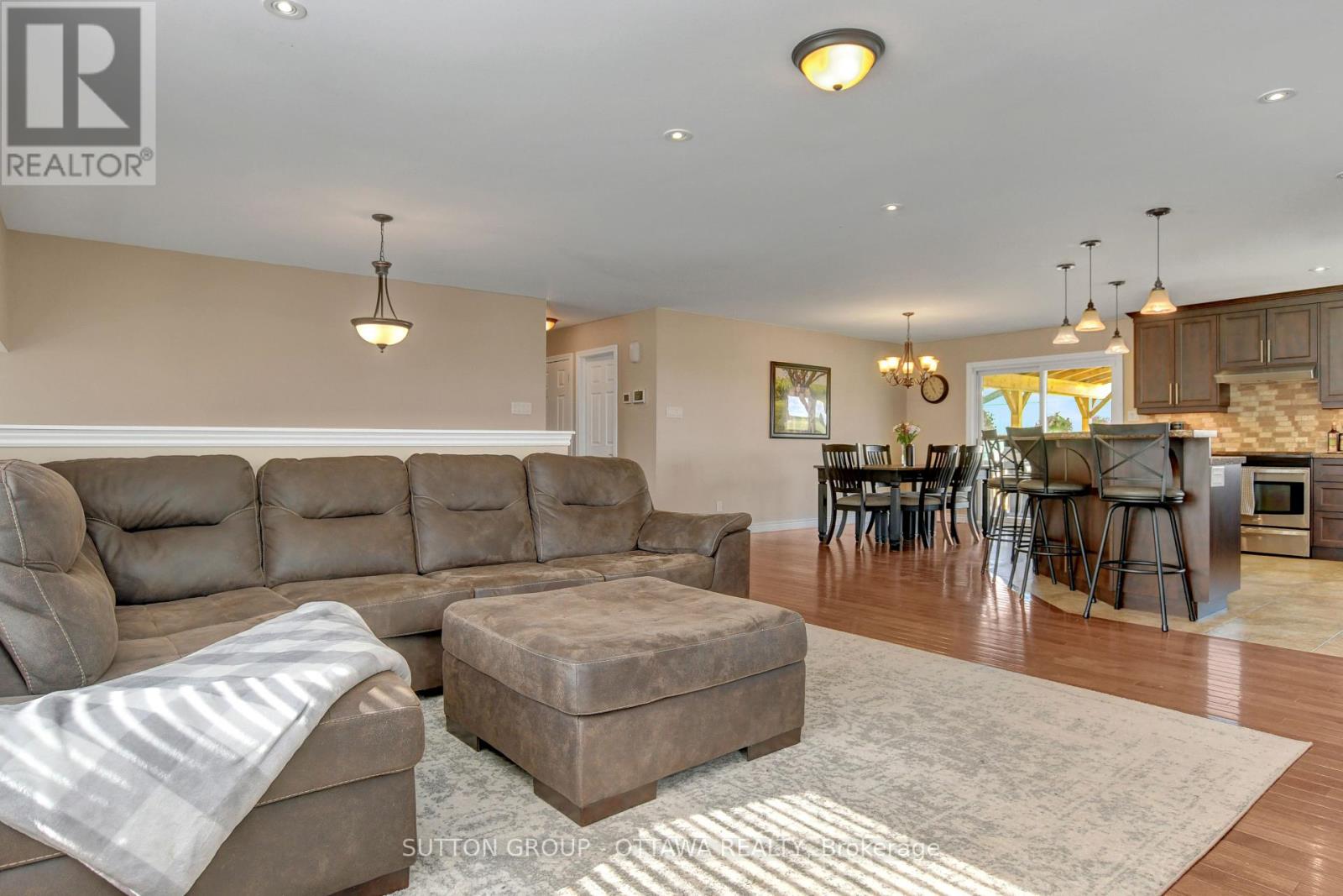 1887 Champlain Street, Clarence-Rockland, Ontario  K0A 1N0 - Photo 17 - X12233103