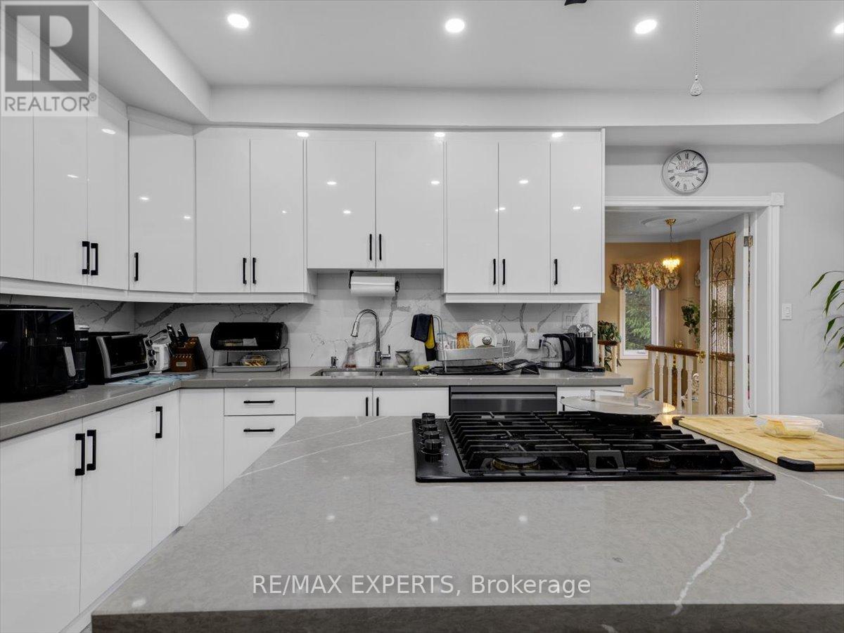 9 Cynthia Crescent, Brampton, Ontario  L6P 0S9 - Photo 11 - W12230450