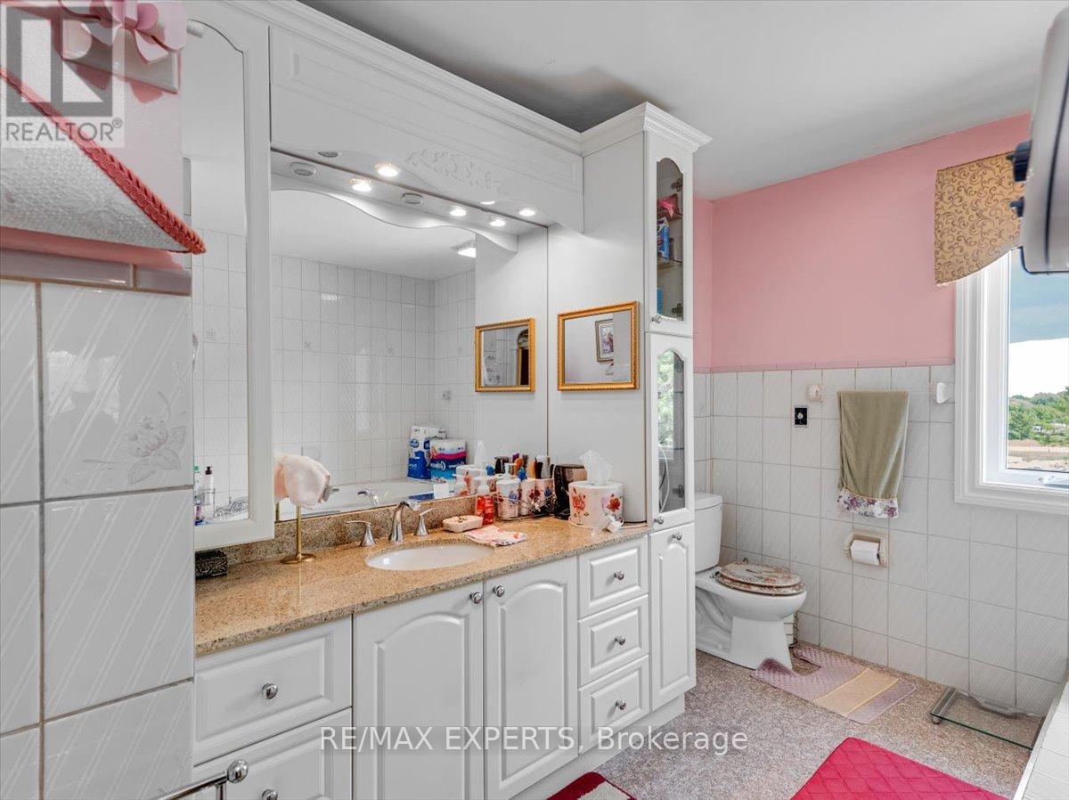 9 Cynthia Crescent, Brampton, Ontario  L6P 0S9 - Photo 16 - W12230450